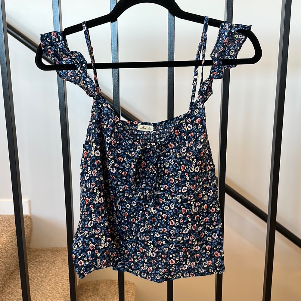 Hollister new with tags floral tank top. Size small.